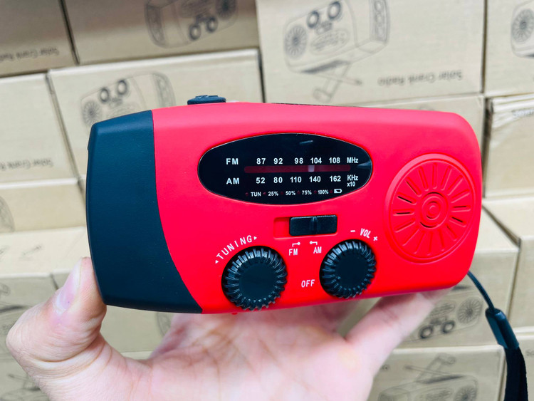 اسپیکر و رادیو اضطراری Solar Crank Radio | رادیو خورشیدی با باتری 2000mAh، چراغ قوه و قابلیت شارژ موبایل