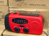 اسپیکر و رادیو اضطراری Solar Crank Radio | رادیو خورشیدی با باتری 2000mAh، چراغ قوه و قابلیت شارژ موبایل